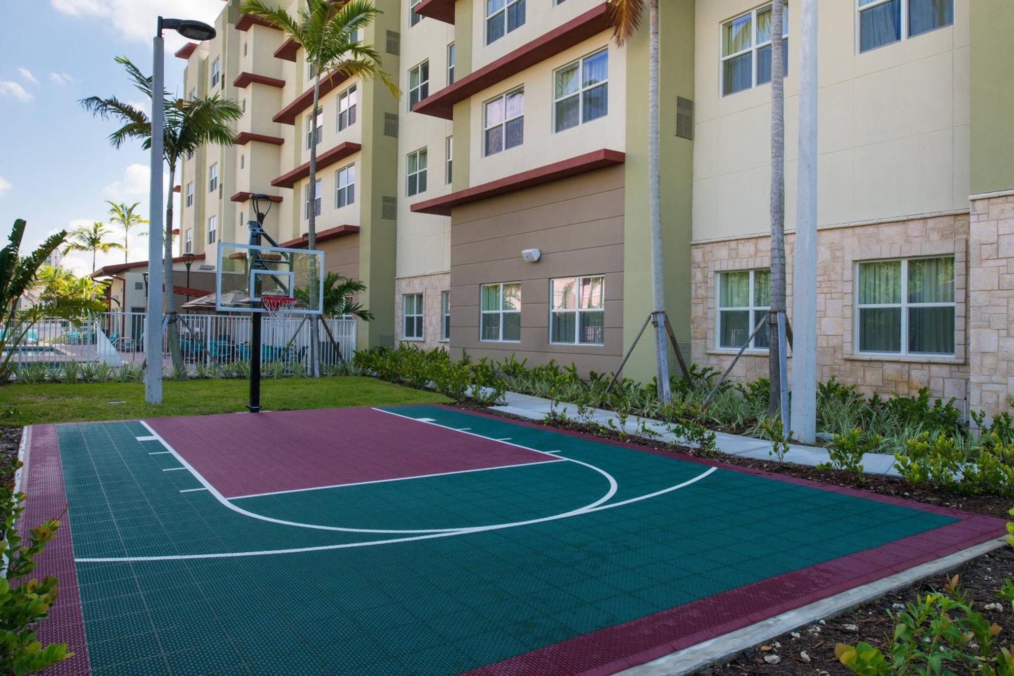 Residence Inn By Marriott Miami West/Fl Turnpike Хиалеа Гардънс Екстериор снимка